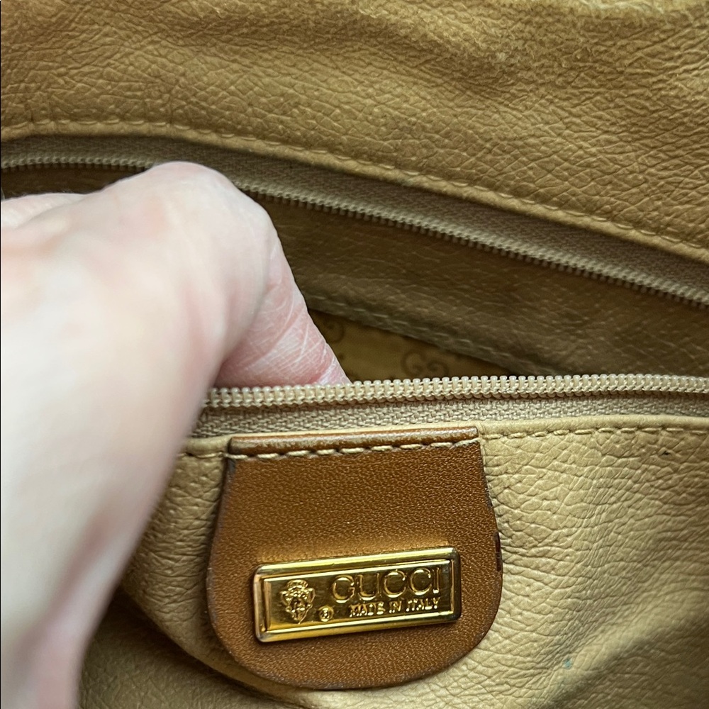 Gucci Brown GG Canvas Drawstring Shoulder Bag with Tan Leather Trim - Picture 4 of 16